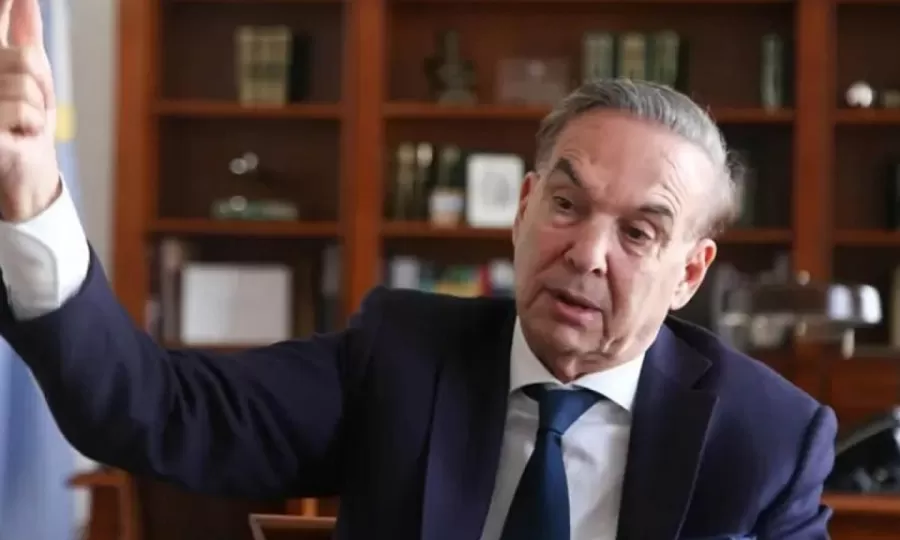 Pichetto cont&oacute; que le propuso a Cristina Kirchner armar un frente nacional para enfrentar a Milei