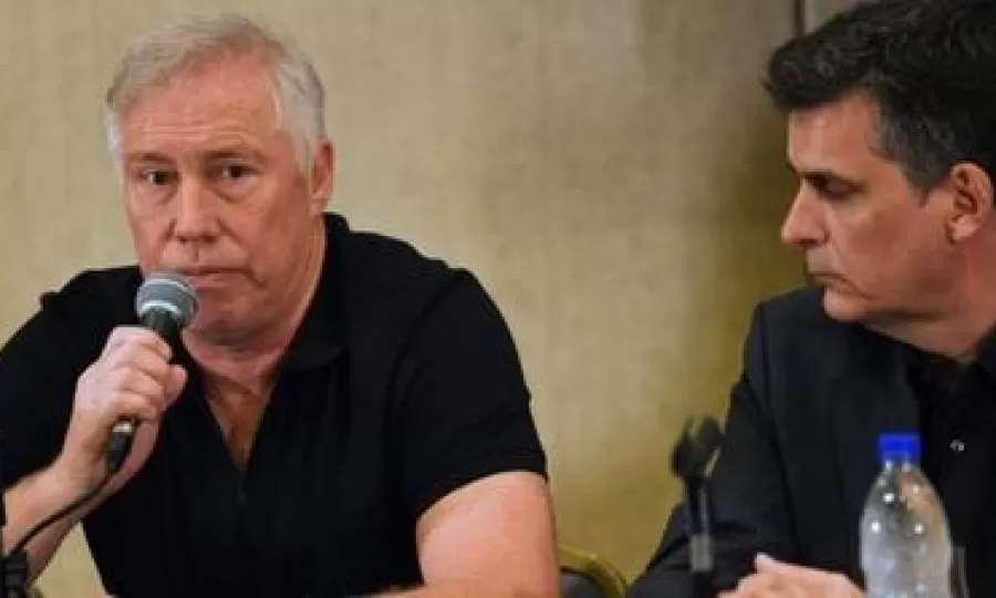 Renunci&oacute; el director deportivo de Newell&rsquo;s y el DT expres&oacute; su &ldquo;verg&uuml;enza&rdquo; tras la goleada de Lan&uacute;s