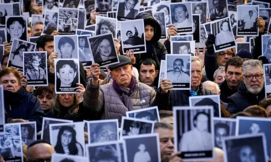 La Justicia proces&oacute; y embarg&oacute; a ocho ciudadanos iran&iacute;es y libaneses por la causa AMIA