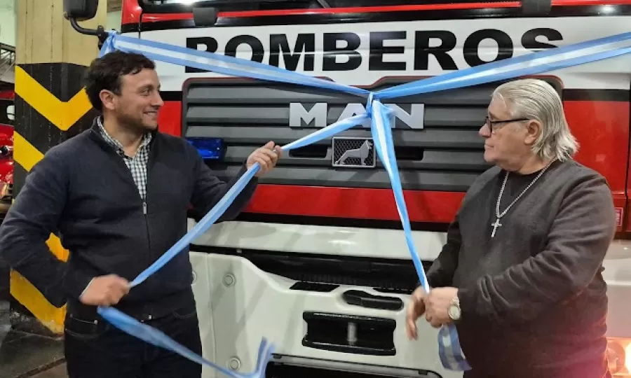 El Municipio entreg&oacute; un nuevo hidroelevador a los Bomberos Voluntarios