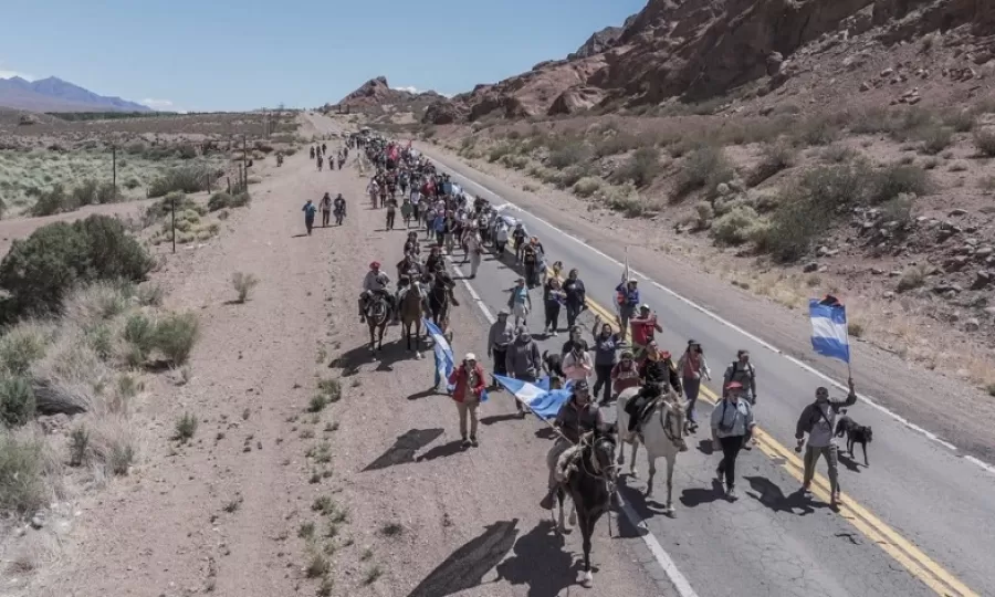 Mendoza: Una multitud marchó contra el proyecto minero San Jorge