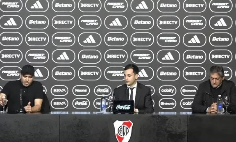 El presidente de River confirm&oacute; que Coudet dej&oacute; de ser el DT