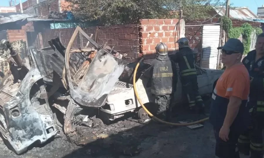 Tres casas destruidas por un terrible incendio