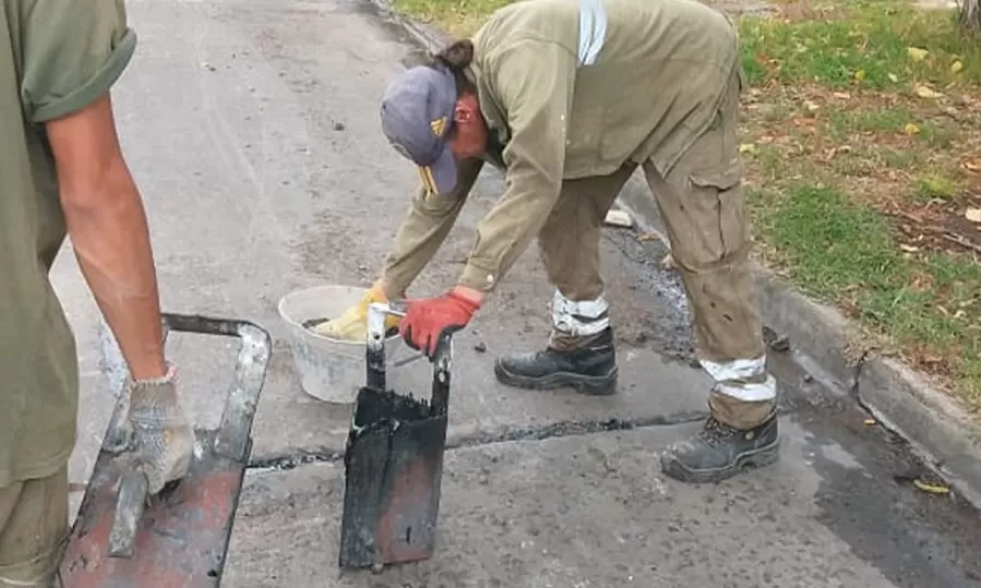 Realizaron mantenimiento de calzadas con trabajos de sellado de juntas