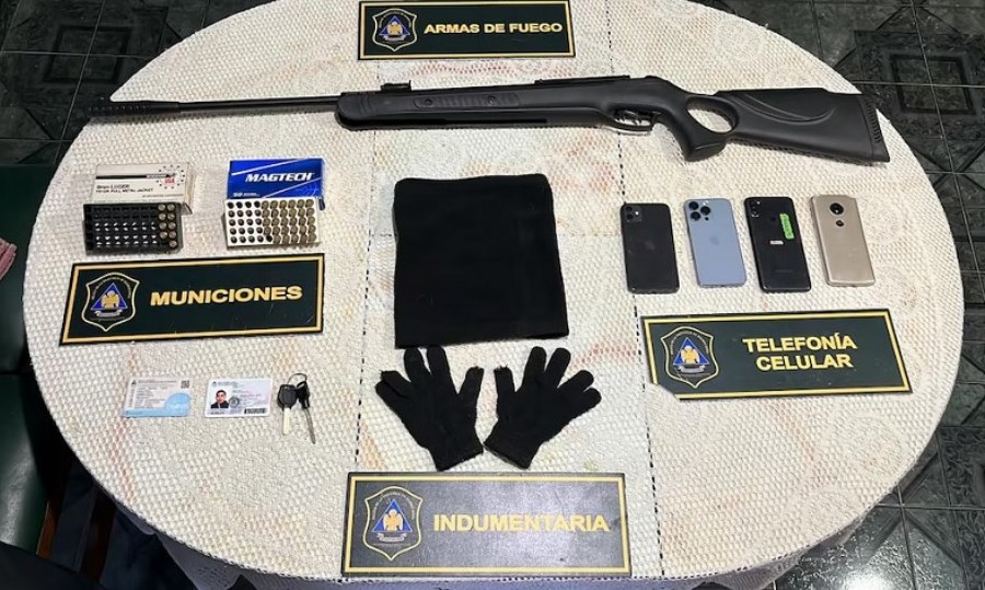 La investigación policial permitió secuestrar armamento.
