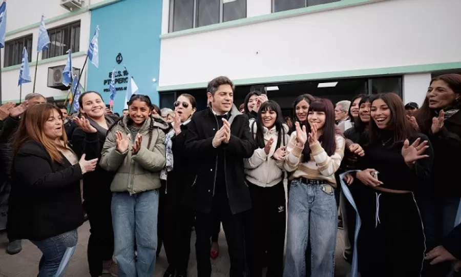 Kicillof inaugur&oacute; dos nuevos edificios educativos