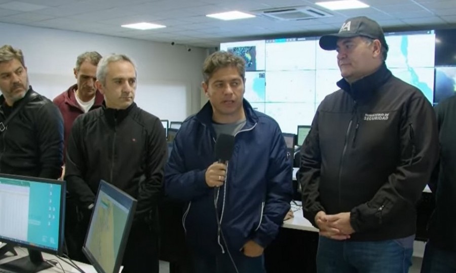 El gobernador Axel Kicillof brindó una conferencia de prensa, ante el temporal que azotó al AMBA.