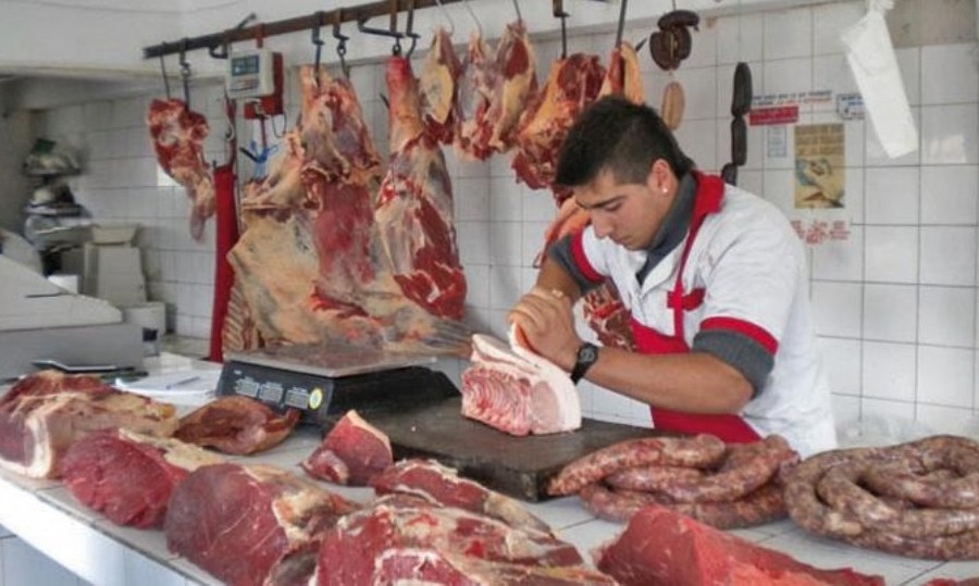 El Gobierno anunció un programa para bajar los precios de la carne y congelarlos durante 4 meses.