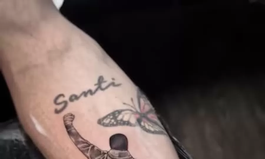 Nico V&aacute;zquez homenaje&oacute; a su hermano Santiago con un impactante tatuaje