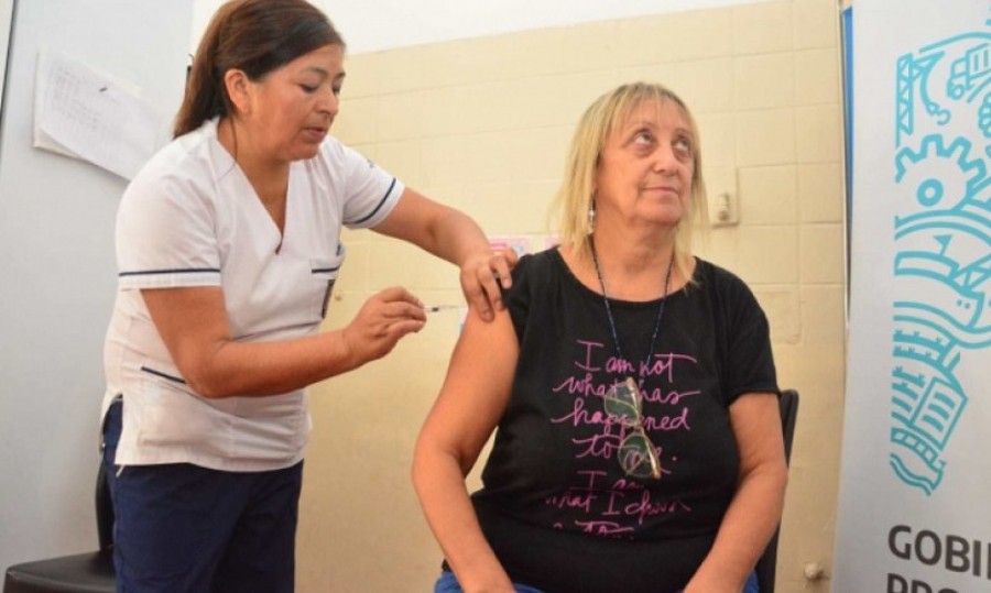El Gobierno bonaerense amplió la campaña de vacunación contra el dengue para las personas que no hayan transitado la enfermedad.