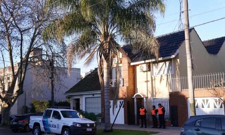 La madre del menor llamó a la Policía porque no se podía comunicar con su pareja.