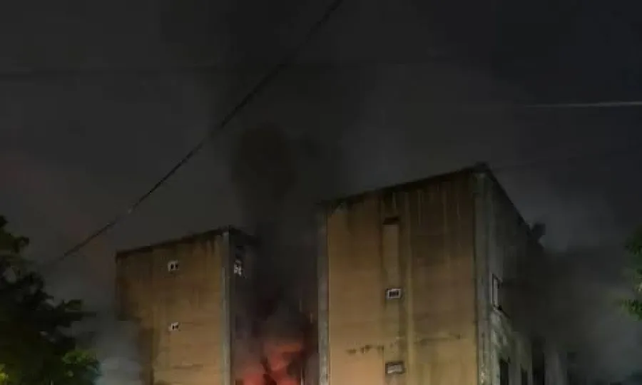 Muri&oacute; una mujer en un incendio y evacuaron a casi 50 personas