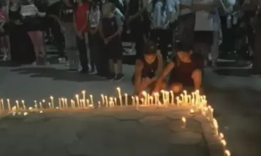 Despidieron al alumno de 13 a&ntilde;os que fue asesinado por un compa&ntilde;ero en Santa Fe