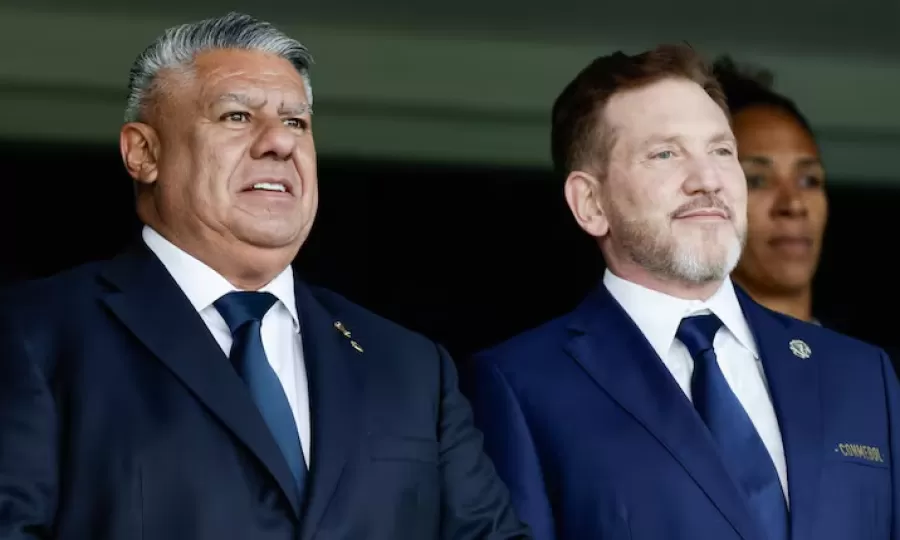 &ldquo;Chiqui&rdquo; Tapia se reunir&aacute; con el presidente de la Conmebol y propondr&aacute; jugar la Finalissima en el Monumental
