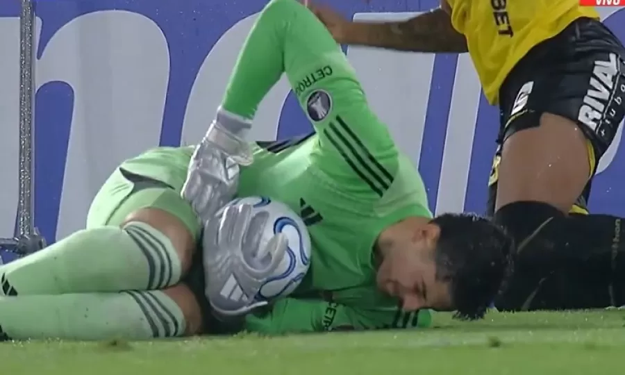 Leandro Brey no se lesion&oacute; y tiene chances de atajar contra Hurac&aacute;n
