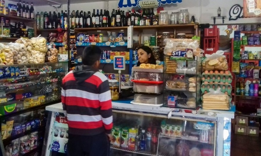 Gil presentó un proyecto para respaldar a los comercios de barrio de toda la provincia con beneficios impositivos.