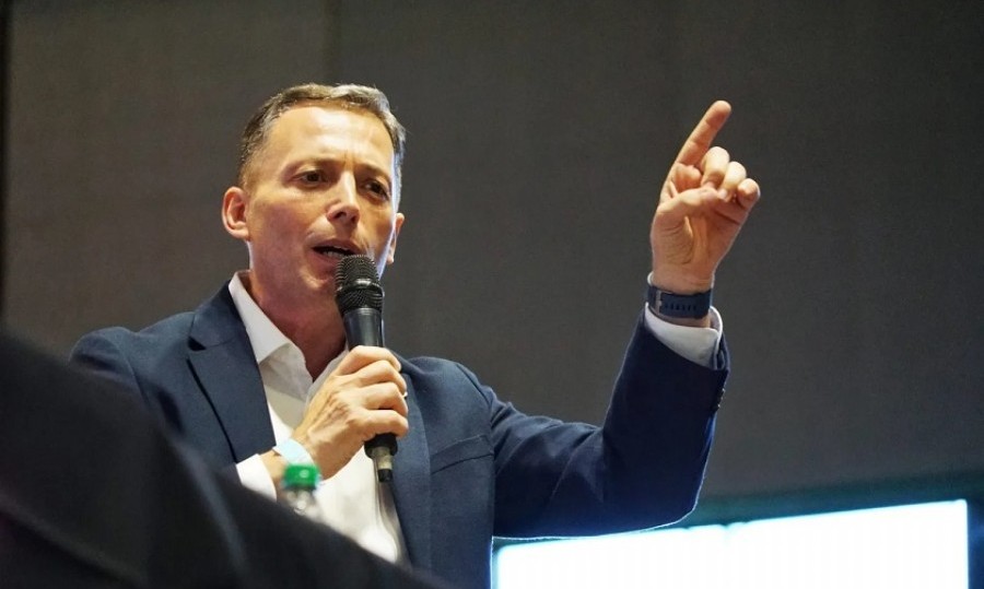 Gray advirtió que la reimpresión implicaría “una erogación millonaria injustificada en un contexto económico crítico”.