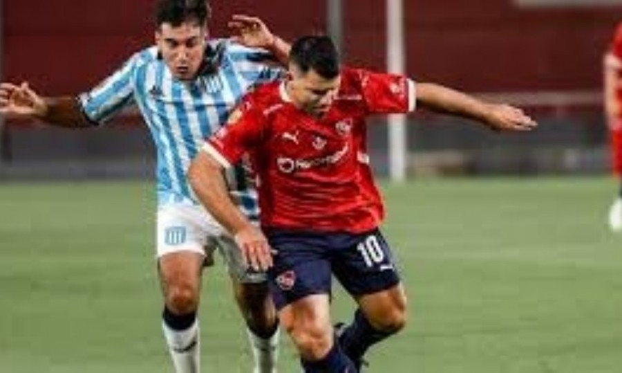 El Kun regresó al club que lo formó para disputar un encuentro especial en el estadio del Rojo.