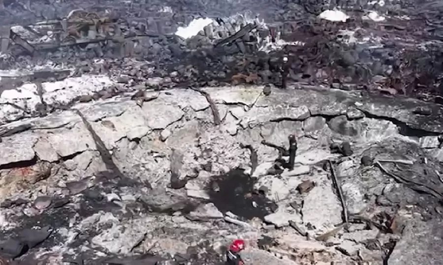 A una semana de la explosión, apareció un cráter que muestra la magnitud del desastre