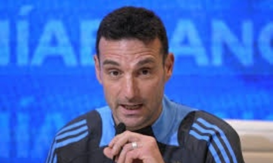 El entrenador de la Albiceleste encabezó una conferencia de prensa luego del partido.