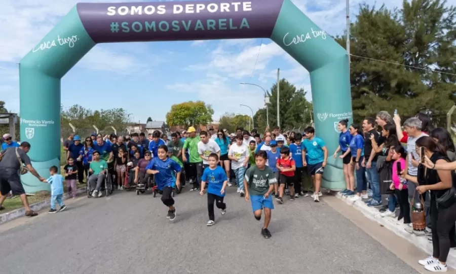 M&aacute;s de 150 personas participaron de la correcaminata inclusiva