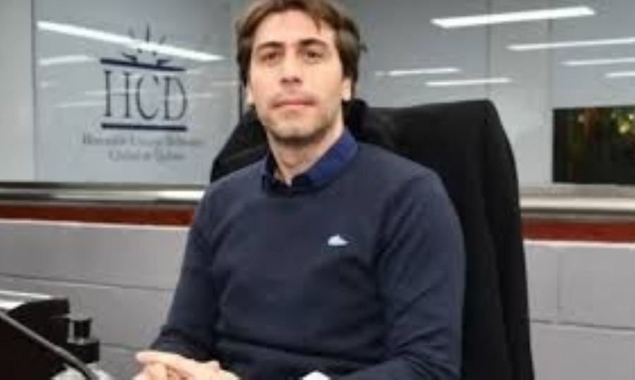 Federico D’Angelo Campos, el concejal massista de Quilmes que echó el gobierno de Javier Milei.