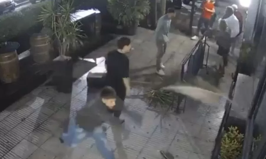 Una violenta pelea en un boliche terminó con heridos y vidrios rotos
