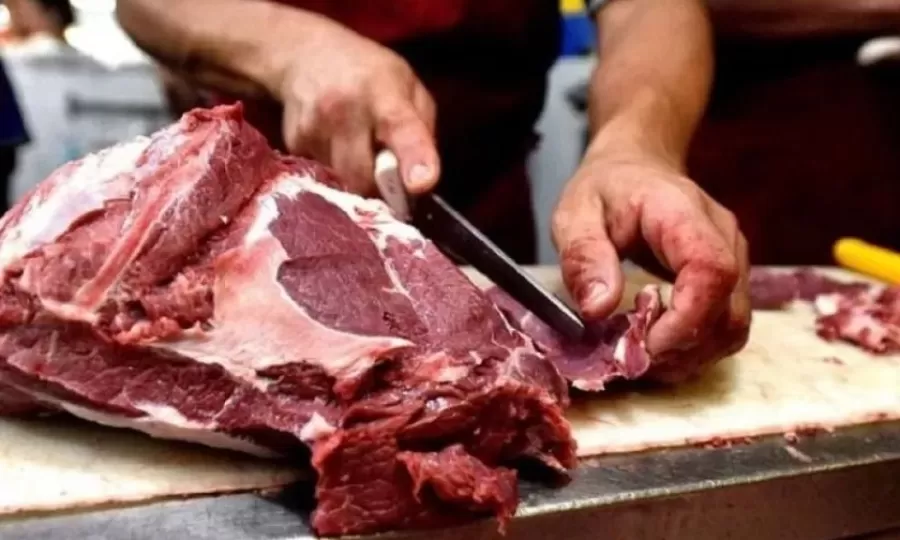 El consumo de carne vacuna cae a m&iacute;nimos de dos d&eacute;cadas y acelera el reemplazo por pollo y cerdo