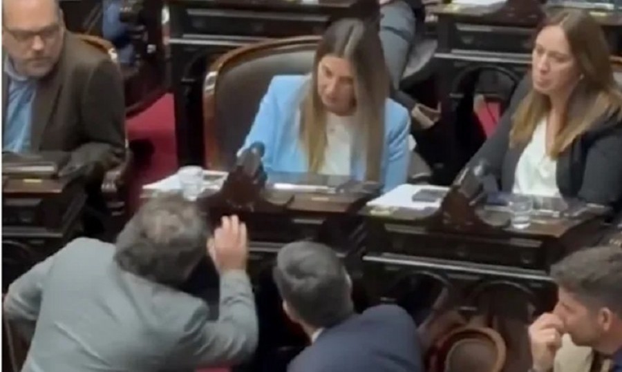 Cristian Ritondo y Alejandro Finocchiaro se cruzaron con Silvia Lospennato.