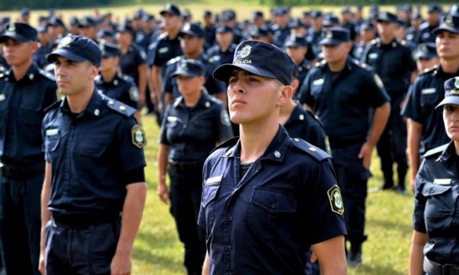 La Provincia confirmó que todos los efectivos de la Policía Bonaerense cobrarán con un 13,5% de aumento a partir de este mes.