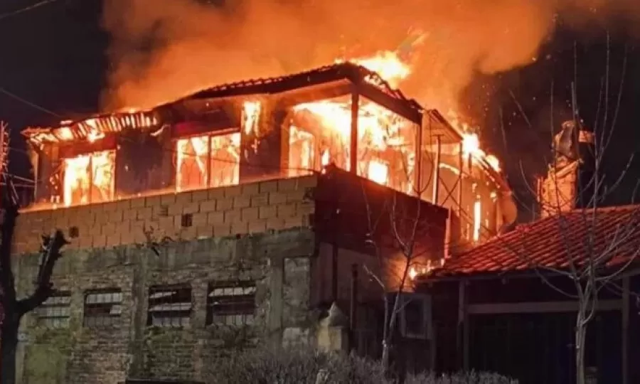 Feroz incendio en una casa de Temperley