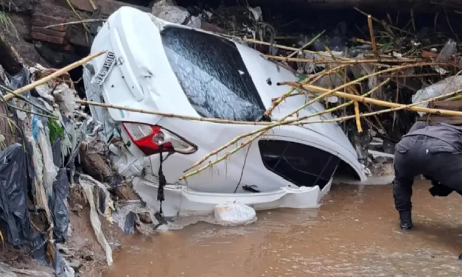 Un matrimonio muri&oacute; durante el temporal en Tucum&aacute;n