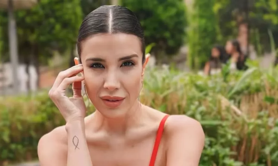 Andrea Rinc&oacute;n acus&oacute; a varios artistas j&oacute;venes de hacer ritos sat&aacute;nicos en sus shows