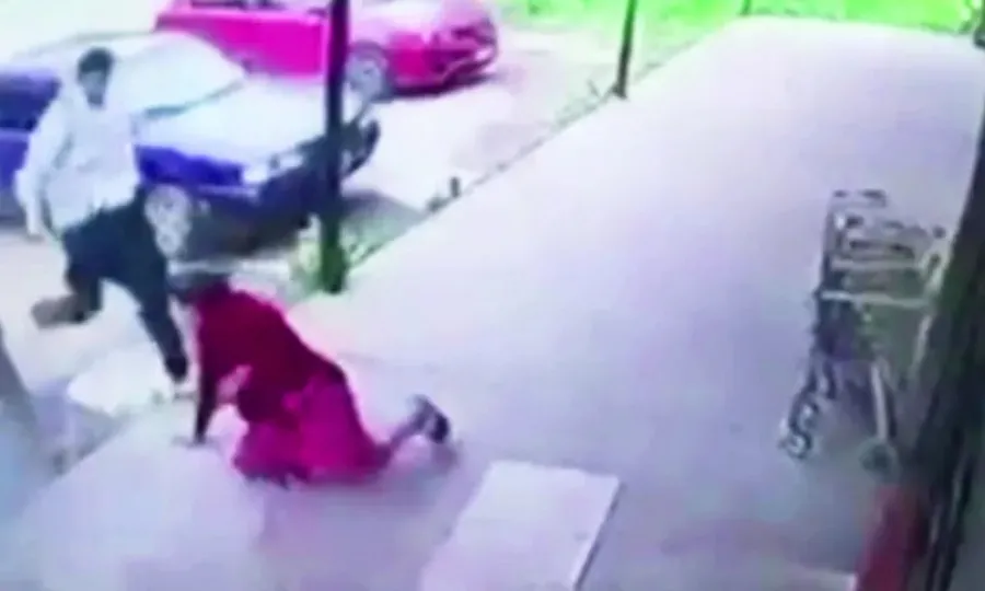 Salvaje robo a un almac&eacute;n