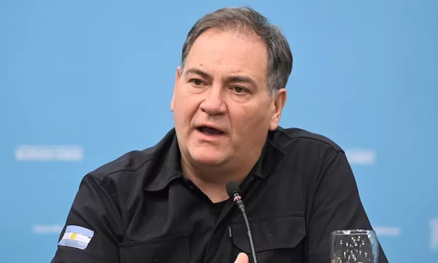 El ministro Alonso reconoci&oacute; el retroceso salarial en la Polic&iacute;a: &ldquo;Los sueldos son una miseria&rdquo;