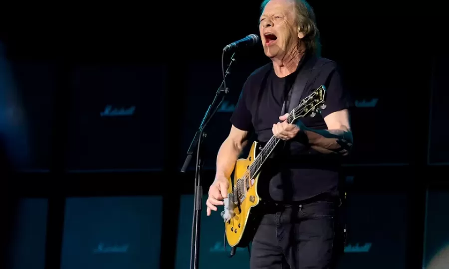 El guitarrista de AC/DC Stevie Young est&aacute; internado en Buenos Aires