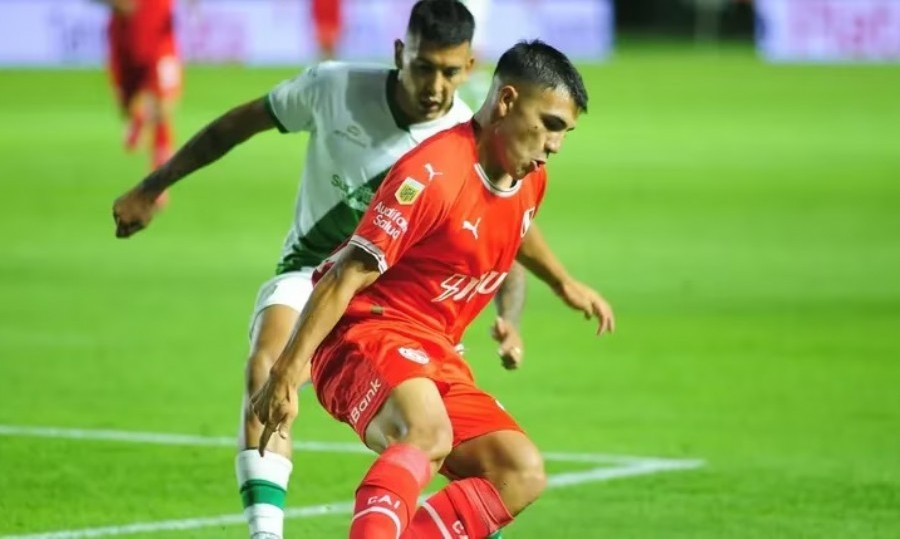 El Rojo no pudo obtener la victoria en su visita al estadio Florencio Solá: suma cinco puntos en el torneo.