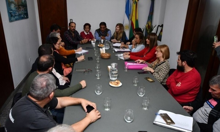 Integrantes del gabinete municipal evaluaron las iniciativas implementadas en Florencio Varela junto a autoridades en los Ministerios de Seguridad y de Educación bonaerenses.