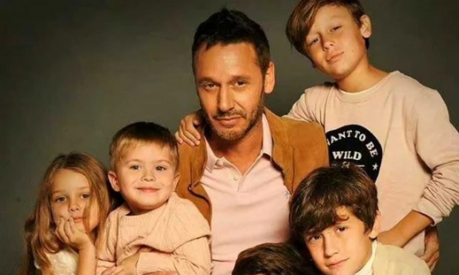 El actor compartió una de las fotos que hizo para una conocida revista chilena junto a sus hijos.