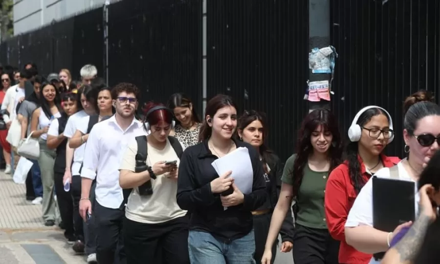Una de cada cuatro personas que cambi&oacute; de empleo en el sector privado pas&oacute; a trabajar por cuenta propia
