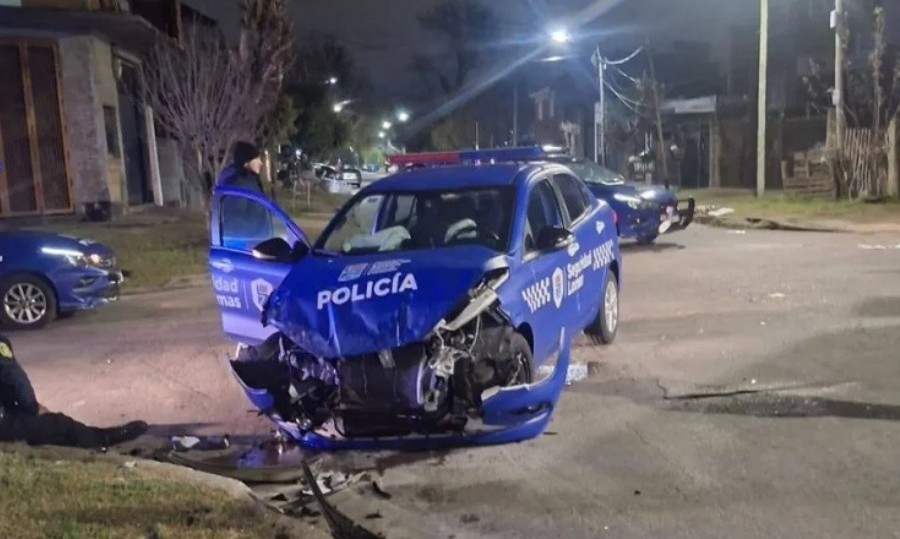 Ambos vehículos circulaban a alta velocidad.