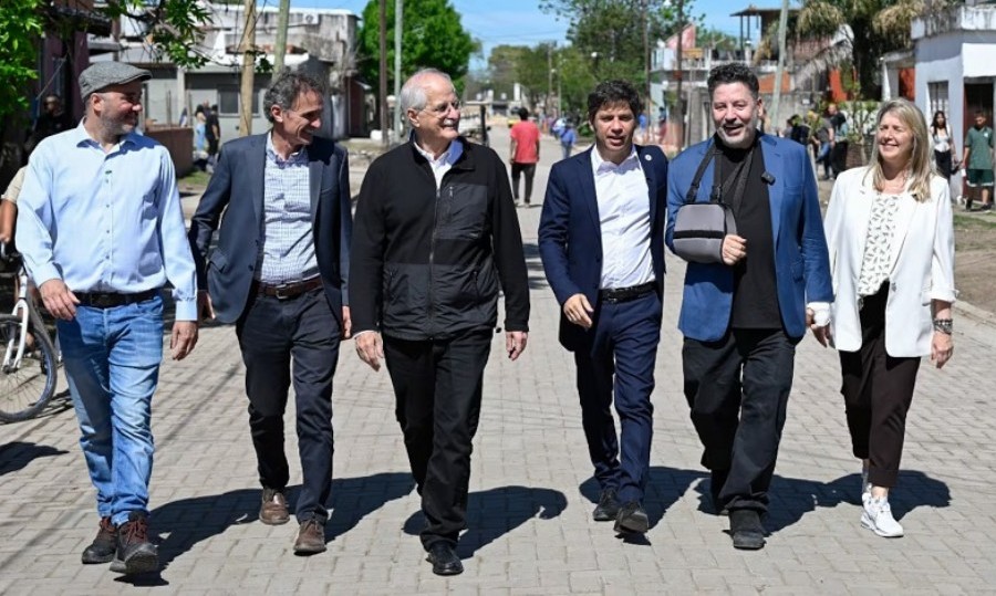 Axel Kicillof sumó a Jorge Taiana a sus recorridas de campaña por la provincia de Buenos Aires.