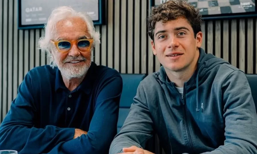 Franco Colapinto se reuni&oacute; con Flavio Briatore en Bahr&eacute;in