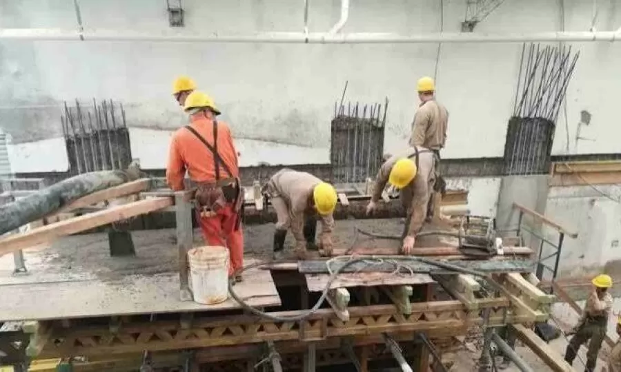 La industria sufri&oacute; en julio su mayor derrumbe en 16 meses y se acerc&oacute; a m&iacute;nimos de la era de Javier Milei