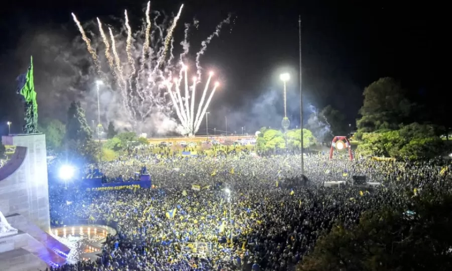 Rosario Central festej&oacute; tras la obtenci&oacute;n de la Supercopa Internacional