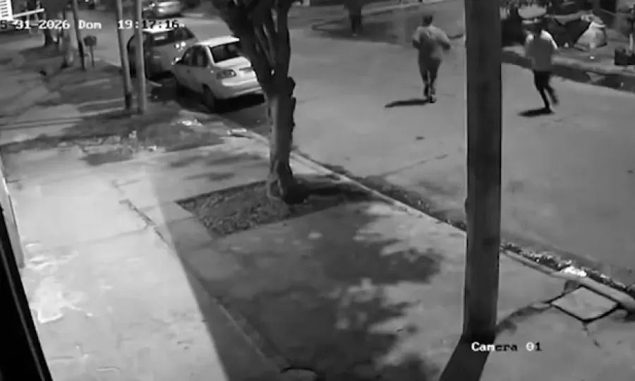 Un chofer de aplicaci&oacute;n fue apu&ntilde;alado y pelea por su vida