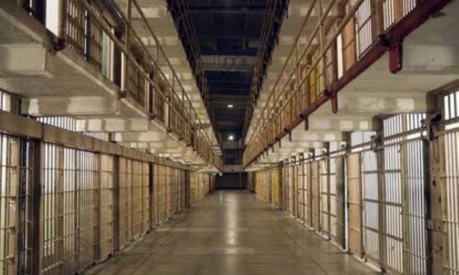 Castello elevó un proyecto de ley para impulsar la construcción de cárceles privadas.
