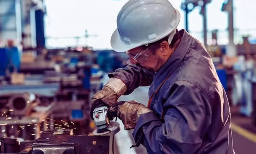Un informe revel&oacute; que se perdieron 80 mil empleos industriales desde la llegada de Milei