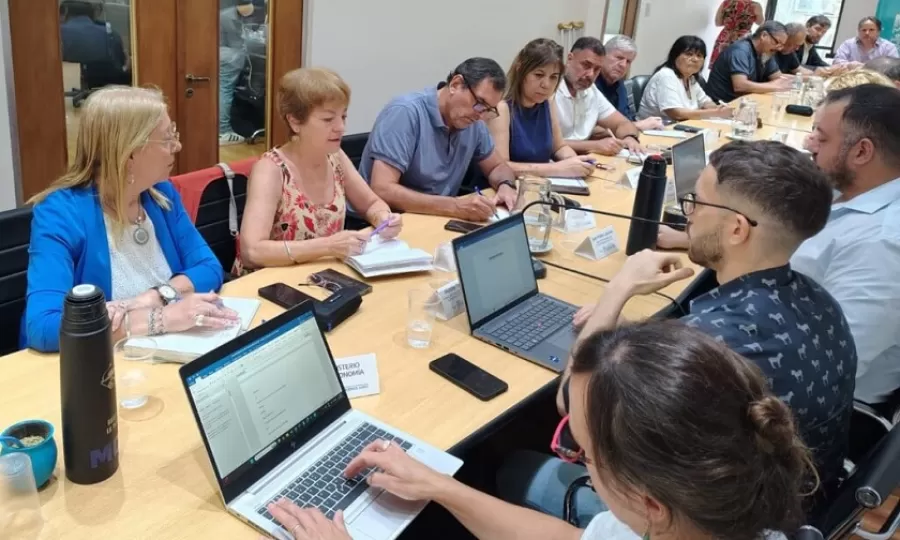 Los gremios docentes calificaron de &ldquo;insuficiente&rdquo; la propuesta de Kicillof