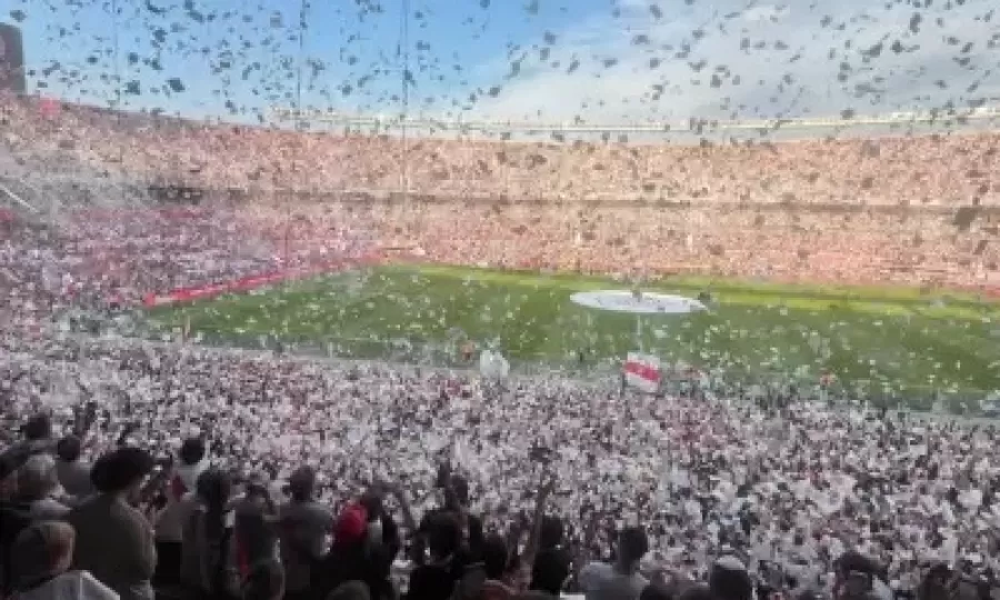 Proh&iacute;ben tirar papelitos en los estadios de la Ciudad de Buenos Aires tras el Supercl&aacute;sico